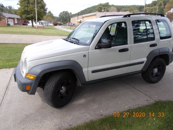 2007 Jeep Liberty - cars & trucks - by owner - vehicle automotive sale for sale in Reedy, WV – photo 2