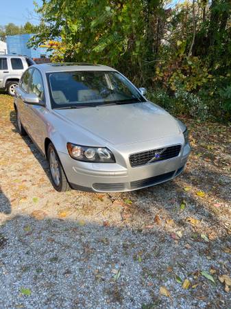 2007 Volvo S40 24i, clean - cars & trucks - by dealer - vehicle... for sale in Weirton, PA – photo 3