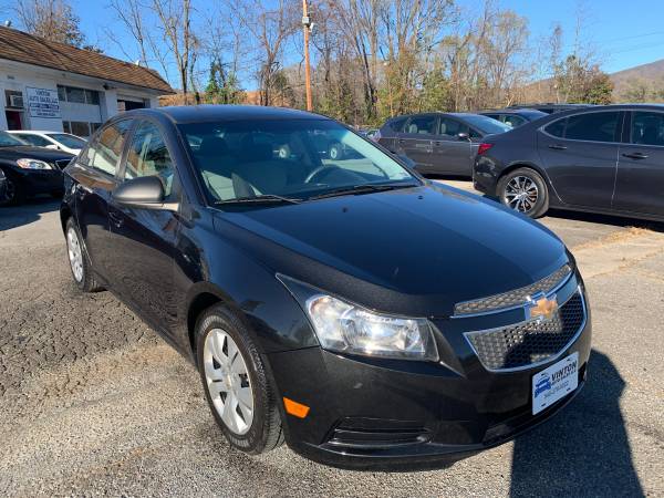 2013 Chevrolet Cruze*Extra Clean*Runs and Drives Perfect*94K - cars... for sale in Vinton, VA – photo 3