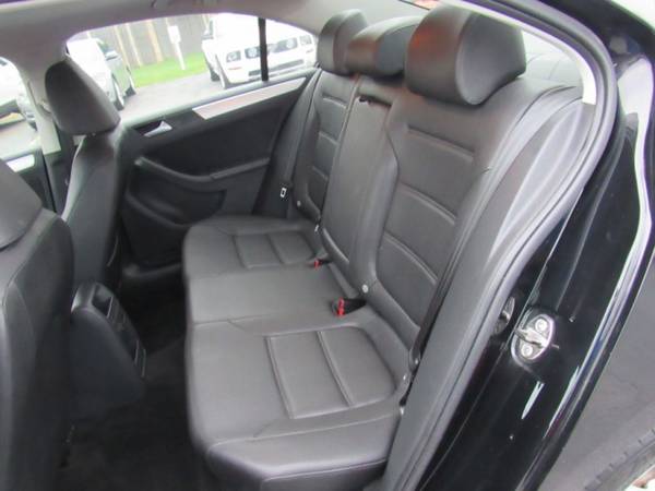 2012 Volkswagen Jetta Sedan TDI with Leatherette door panel inserts for sale in Grayslake, IL – photo 15