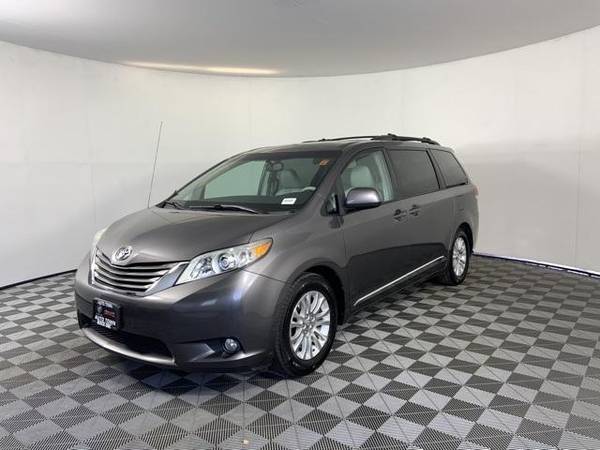 2011 Toyota Sienna XLE Stop In Save ! - - by dealer for sale in Gladstone, OR – photo 3