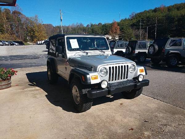 2006 Jeep Wrangler Unlimited Rubicon 4WD - cars & trucks - by dealer... for sale in Cleveland, SC – photo 2