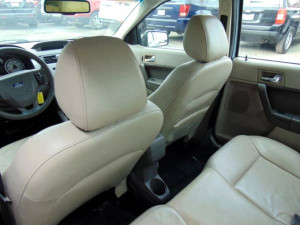 2009 Ford Focus SEL - $0 DOWN? BAD CREDIT? WE FINANCE ANYONE! - cars... for sale in Goodlettsville, TN – photo 12