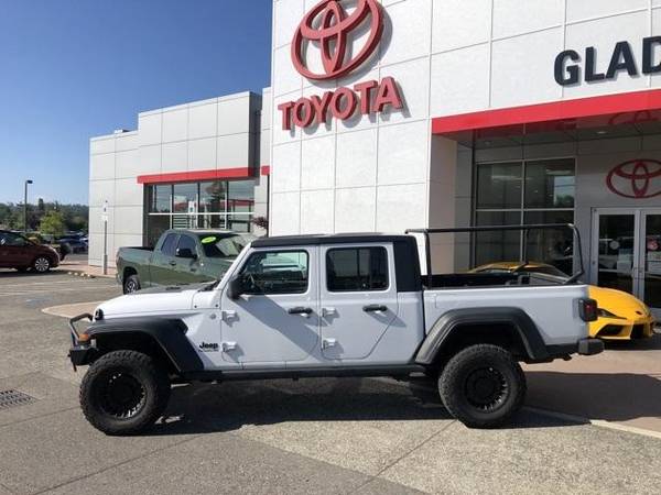 2020 Jeep Gladiator Sport CALL/TEXT - - by dealer for sale in Gladstone, OR – photo 3