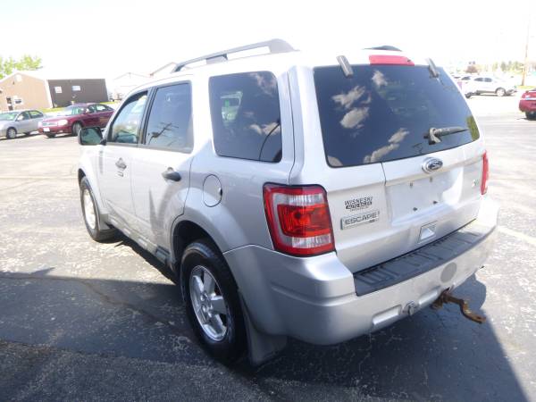 2011 FORD ESCAPE (AWD) (WISNESKI AUTO) - - by dealer for sale in Green Bay, WI – photo 4
