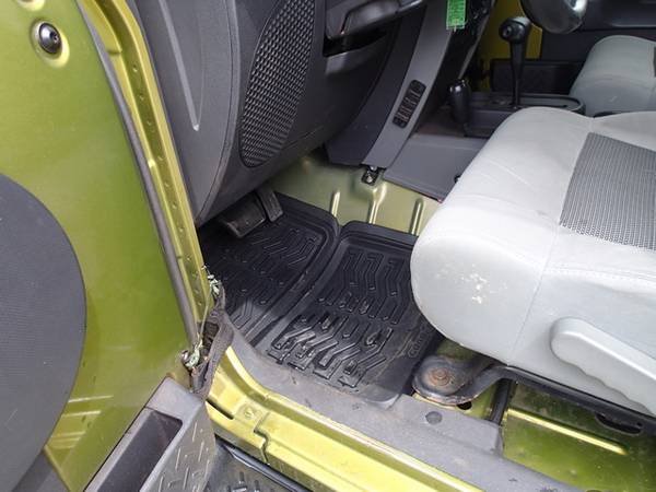2008 Jeep Wrangler Unlimited, 6 cyl, auto, 4 inch lift, SHARP! for sale in Chicopee, RI – photo 16