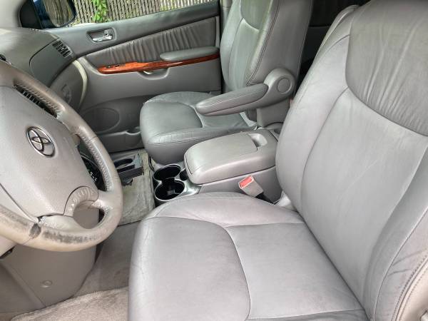 2004 Toyota Sienna XLE LIMITED for sale in Haddon Heights, NJ – photo 9