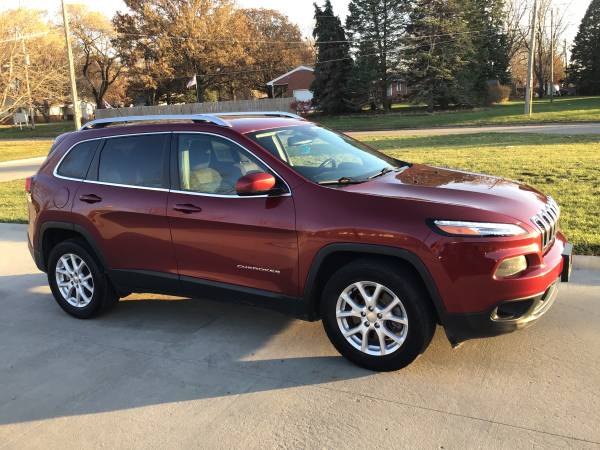 Red 2016 Jeep Cherokee Latitude (70,000 Miles) - cars & trucks - by... for sale in Dallas Center, IA – photo 5