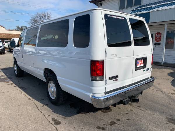 ★★★ 2012 Ford E-350 XLT / 15 Passenger Van / Like NEW ★★★ - cars &... for sale in Grand Forks, MN – photo 8