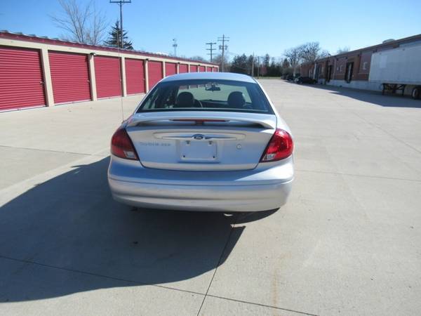 2003 Ford Taurus SES Deluxe 4dr Sedan - - by dealer for sale in Bloomington, IL – photo 14