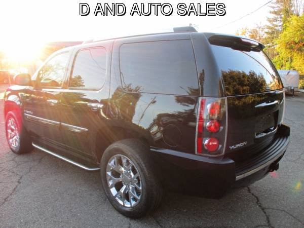 2008 GMC Yukon Denali AWD 4dr D AND D AUTO - cars & trucks - by... for sale in Grants Pass, OR – photo 3