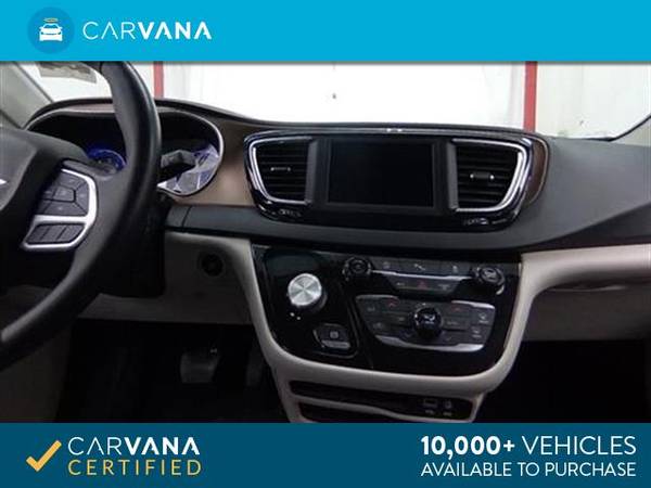 2018 Chrysler Pacifica Touring L Minivan 4D mini-van Black - FINANCE for sale in Bakersfield, CA – photo 16