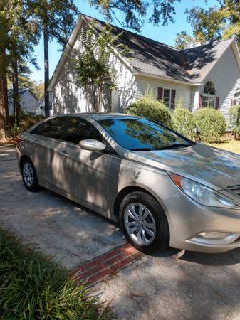 Hyundai Sonata 2011 - cars & trucks - by owner - vehicle automotive... for sale in Summerville , SC