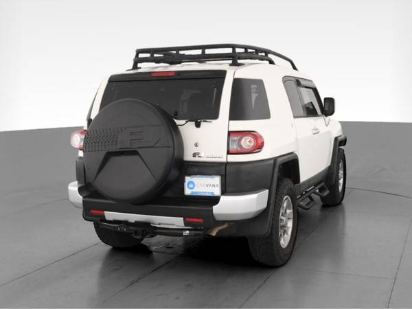 2013 Toyota FJ Cruiser Sport Utility 2D suv White - FINANCE ONLINE -... for sale in Arlington, District Of Columbia – photo 10