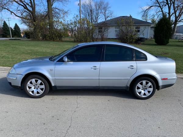 2003 Volkswagen Passat GLX Very Clean & Well Maintained - cars &... for sale in Naperville, IL – photo 2