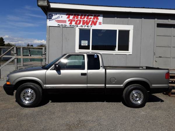 2003 CHEVROLET S10 4X4 - cars & trucks - by dealer - vehicle... for sale in Tieton, WA – photo 2