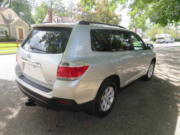 2011 Toyota Highlander 4WD 129K BACK UP CAMERA HEATED LEATHER SUNROOF for sale in Baldwin, NY – photo 4