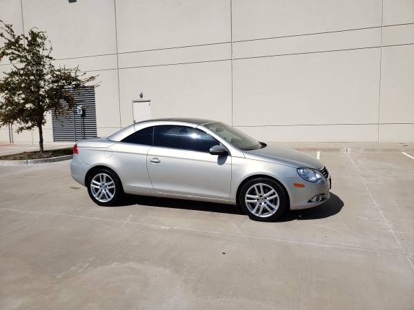 2010 VOLKSWAGEN EOS LUX CONVERTIBLE CLEAN TITLE & CARFAX for sale in Carrollton, TX – photo 2
