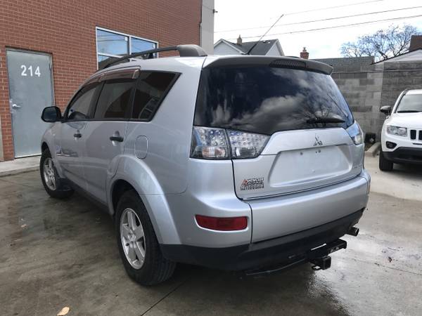 2007 Mitsubishi Outlander - cars & trucks - by dealer - vehicle... for sale in Dearborn, MI – photo 4
