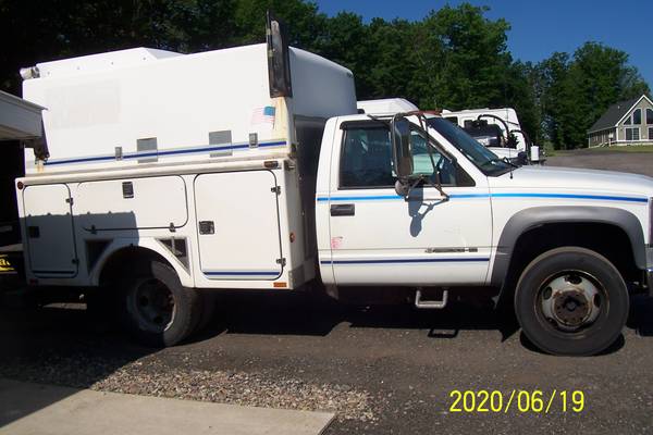 2002 Chevrolet 3500HD Utility Truck - cars & trucks - by owner -... for sale in Fort Plain, NY – photo 2