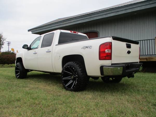 4.5" LIFTED 2012 CHEVY LTZ CREW 20X12 33X12.50 *STANCED *LEATHER CHEAP for sale in KERNERSVILLE, NC – photo 7