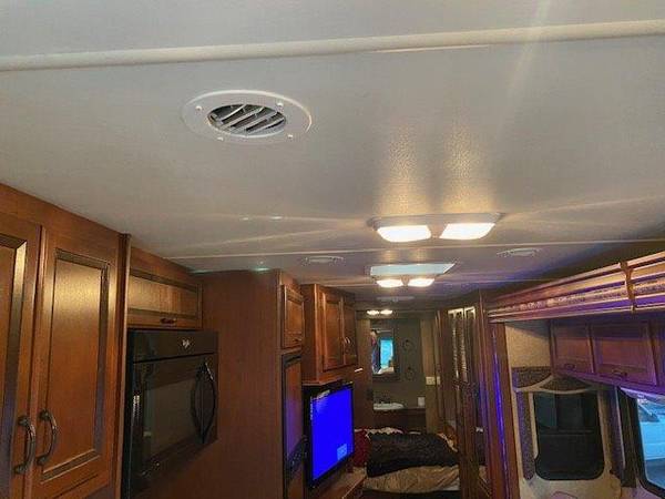 2014 Thor Hurricane 34e Class A - - by dealer for sale in Ocala, FL – photo 11