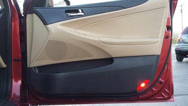 2012 Hyundai Sonata GLS (FREE CARFAX, RUNS AND DRIVES LIKE NEW!) -... for sale in Rochester , NY – photo 17