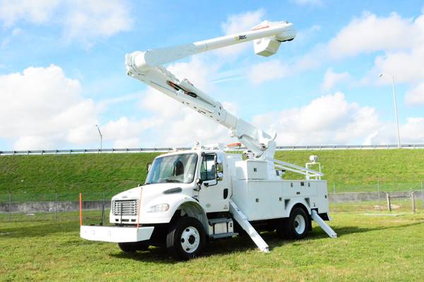 2009 FREIGHTLINER M2 ALTEC BUCKET TRUCK 55FT - - by for sale in Hollywood, FL – photo 2