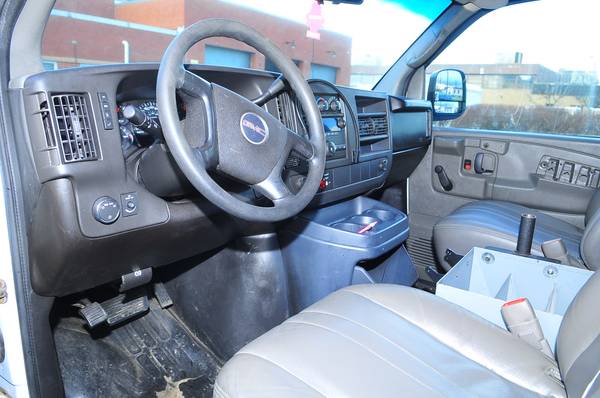 08 GMC Savanna 3500 Work Van Custom Shelves Clean Runs Great Carfax... for sale in Philadelphia, PA – photo 6