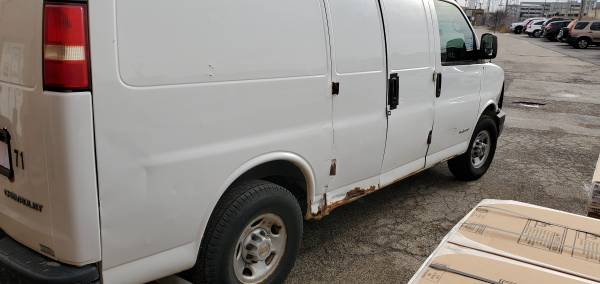 2004 Chevy Express 3500 Cargo Van for sale in Skokie, IL – photo 2