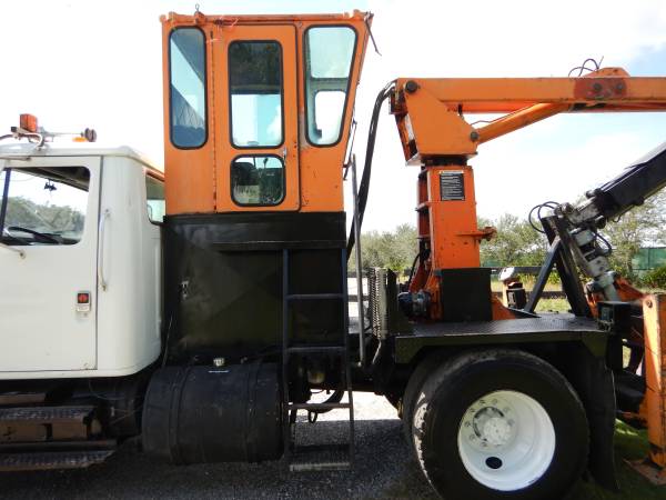 2001 International 4700 DT466E Grapple Loader Lift Low Miles 7.6L Dies for sale in Royal Palm Beach, FL – photo 8