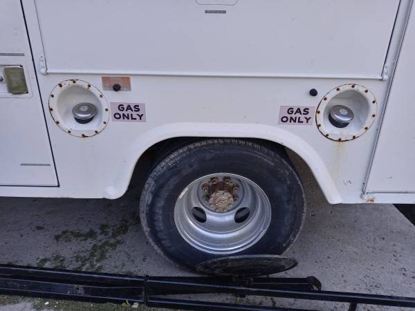 1986 Ford Econoline E350 with original 351 Windsor engine with for sale in Oregon, OH – photo 2