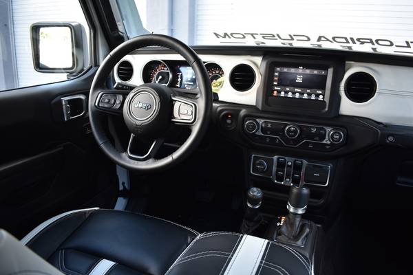2021 Jeep Gladiator Sport S 4x4 4dr Crew Cab 5.0 ft. SB Pickup Truck... for sale in Miami, OR – photo 24
