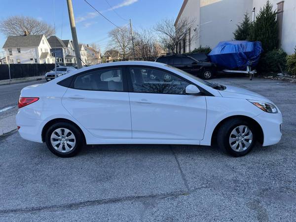 2017 Hyundai Accent SE White/Gray Just 69K Miles Clean Title No for sale in Baldwin, NY – photo 8