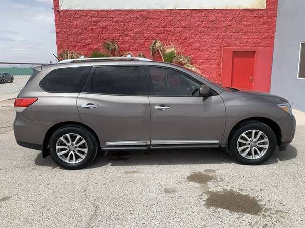 2013 Nissan Pathfinder SV 2WD Low Miles - - by dealer for sale in El Paso, TX – photo 5