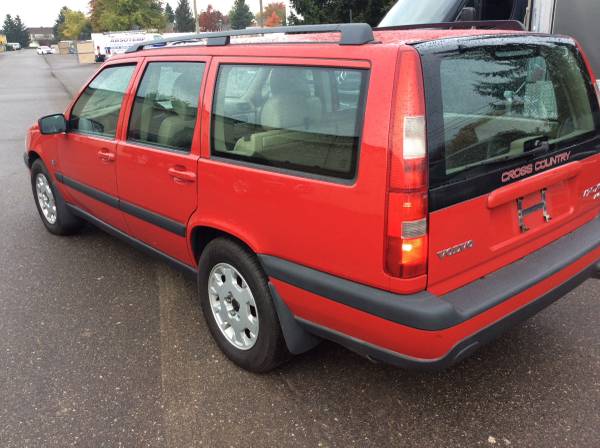 2000 Volvo v70 cross country for sale in Walled Lake, MI – photo 2