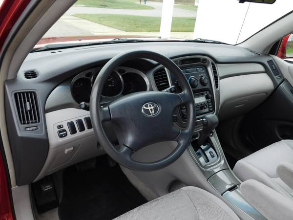 2003 TOYOTA HIGHLANDER: NEW TIRES+BRAKES, LOOKS AND DRIVES LIKE NEW!... for sale in Columbus, OH – photo 9