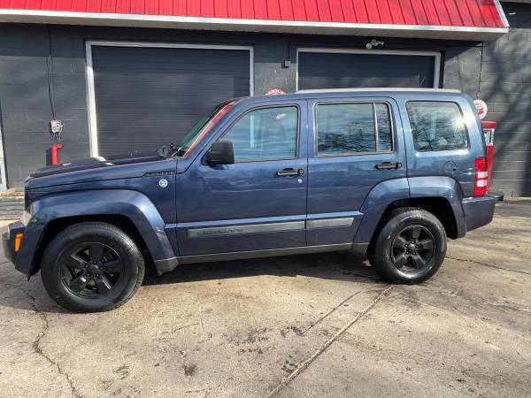 2008 JEEP LIBERTY SPORT 4X4 LOW MILES - cars & trucks - by dealer -... for sale in Holly, MI – photo 2