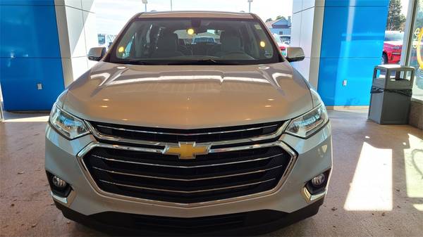 2019 Chevy Chevrolet Traverse LT suv Silver - cars & trucks - by... for sale in Flagstaff, AZ – photo 2