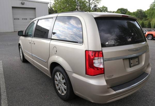 2014 Chrysler Town & Country Touring - - by dealer for sale in High Point, NC – photo 7