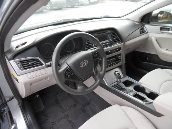 2017 HYNDI SONATA GLS IN GREAT SHAPE LOW MILES!!!!!!!!!!! - cars &... for sale in Lawrenceville, GA – photo 23
