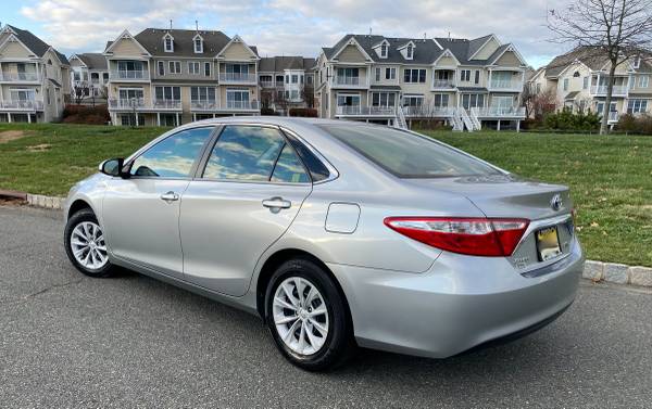 Camry Hybrid 2017 - cars & trucks - by owner - vehicle automotive sale for sale in perth amboy, NJ – photo 2