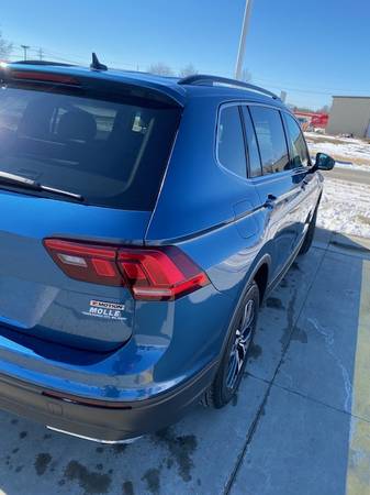 2019 Tiguan 2 OT SE 2/4Motion Like New for sale in Kansas City, MO – photo 3