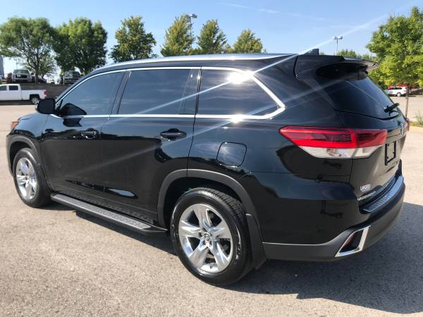2019 TOYOTA HIGHLANDER LIMITED ONLY 8,500 MILES! 3RD ROW! LEATHER!... for sale in Norman, KS – photo 3