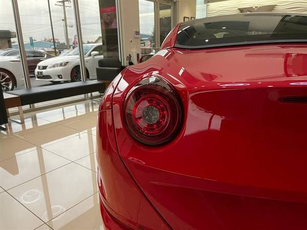 2017 Ferrari California T Convertible Convertible for sale in Bellingham, WA – photo 10