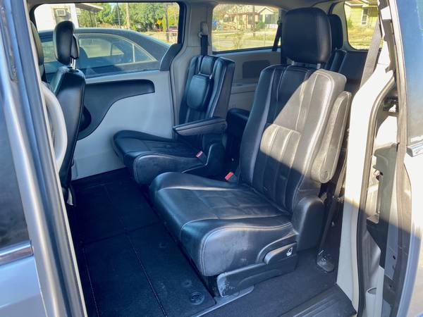 2013 CHRYSLER TOWN & COUNTRY - cars & trucks - by dealer - vehicle... for sale in San Antonio, TX – photo 16