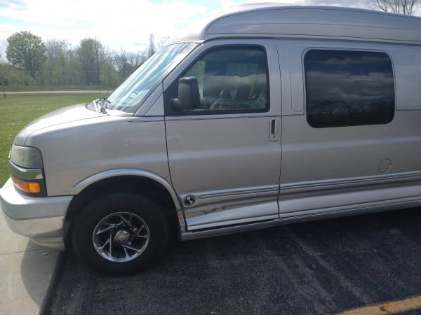 2006 chevy 2500 conversion van for sale in Detroit, MI – photo 2