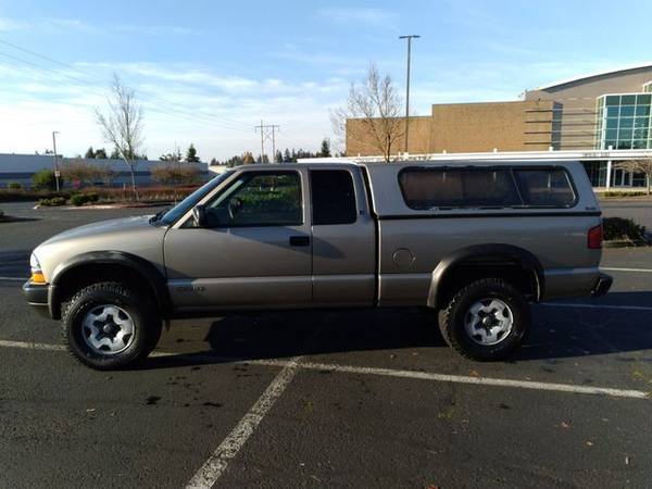 2000 Chevrolet S10 Extended Cab Pickup Vancouver, WA - cars & trucks... for sale in Vancouver, OR – photo 9
