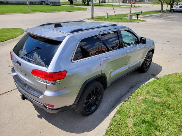 2014 Jeep Grand Cherokee 62k - - by dealer - vehicle for sale in Lincoln, NE – photo 3