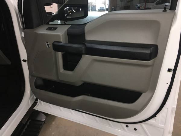 2018 Ford F-350 XL Reg Cab 4X4 DRW 6 2L V8 Service Body W/3200lb for sale in Arlington, TX – photo 16